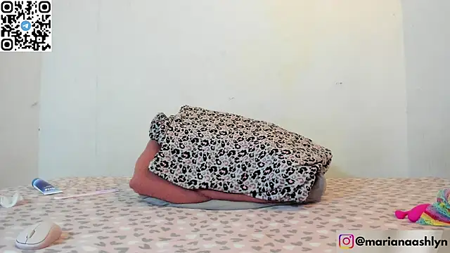 Melaniegirl17 webcam