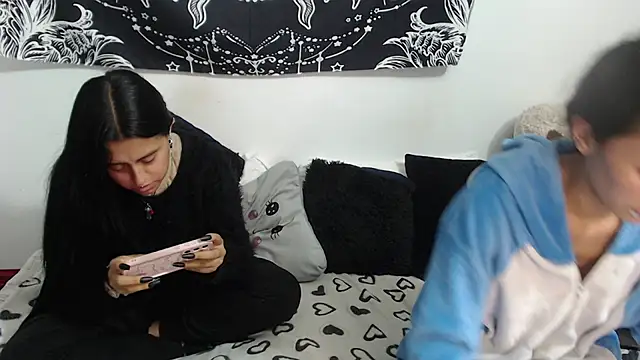 emily_n_abby webcam
