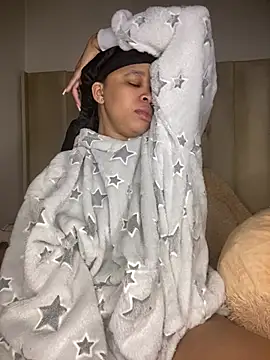 Nisha_102 webcam