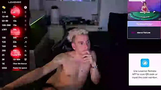 Rayzel_White webcam