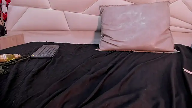 KataleyaVelvet webcam