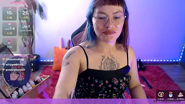 Nyxie8 webcam