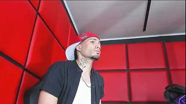 Daniel_huge22 webcam