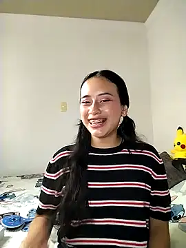L0lita_Emi12 webcam