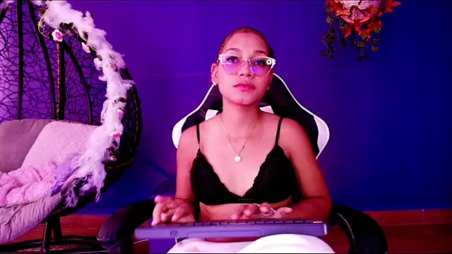 Scarlett_Lune webcam