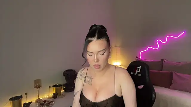 mistress_of_hearts webcam
