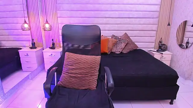 VictoriaaBlair webcam