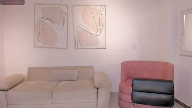 MollyJones_ webcam