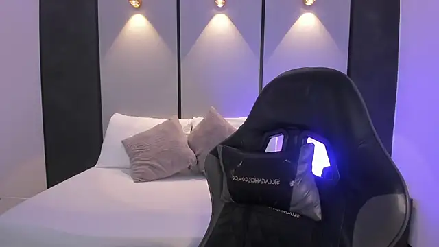 emily_tolson live sex cam