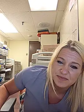 LadyB07 webcam