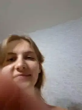 mooniekiss webcam