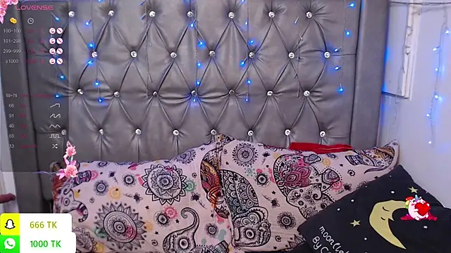 LAILAGUMMY webcam
