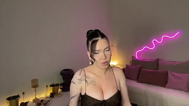 mistress_of_hearts webcam