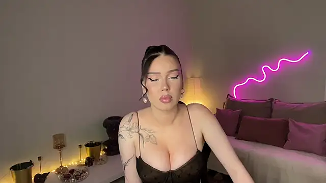 mistress_of_hearts webcam