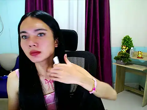 devine_goddess webcam