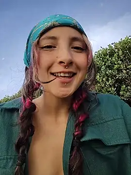 _Laary_Lily