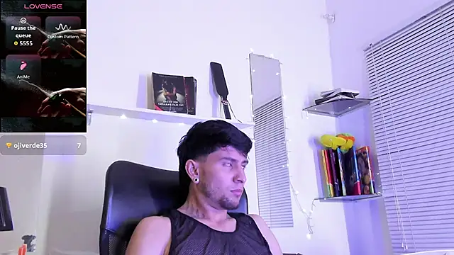 StefanoBigCock webcam