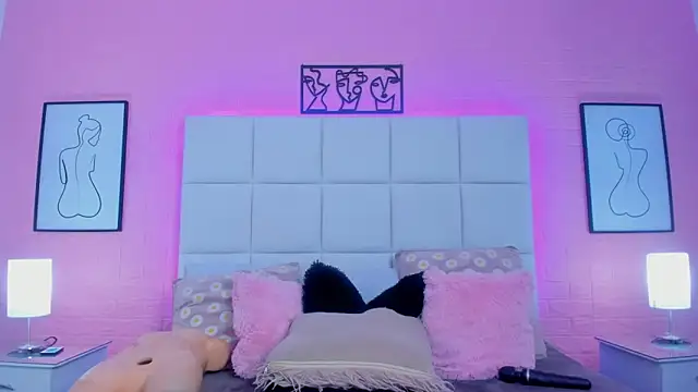 charlotte_kisss webcam