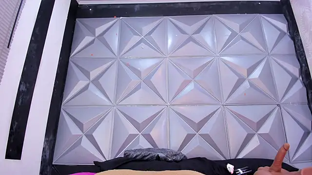 BustyGlow webcam
