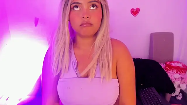 NaomiVelour webcam stripchat model stream image