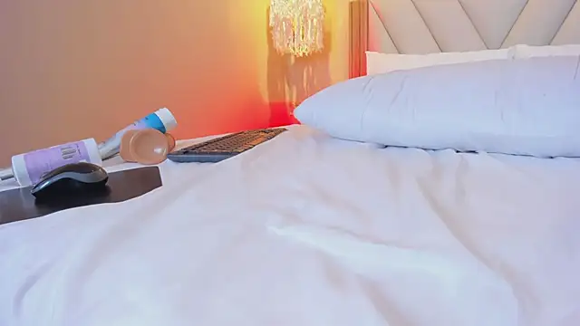 NahimiThompson webcam