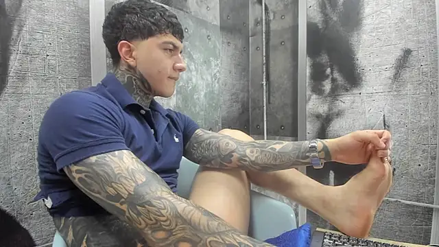 Gury_tattoo webcam