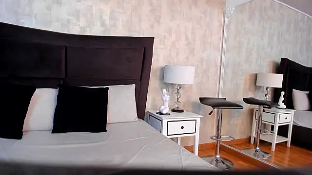 CynthiaMore webcam