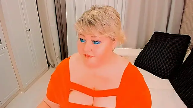 BIGTITSBBW webcam