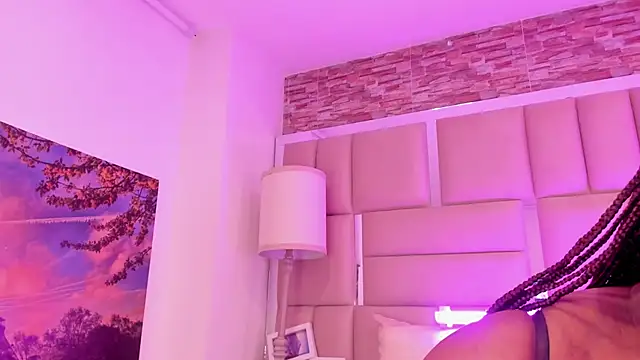 ShaniaBrownn webcam