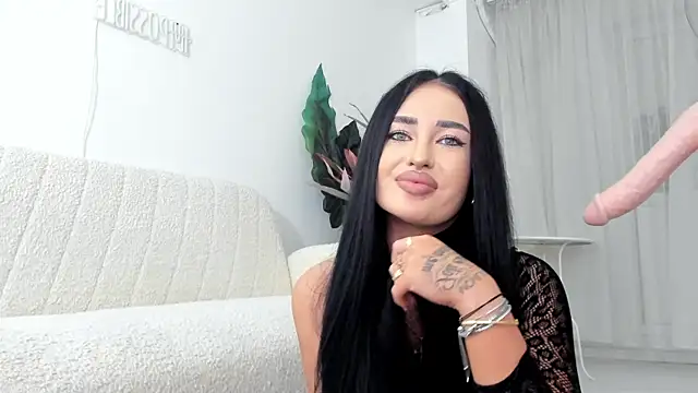emeraldkatt (F young) - 5 Min Toy Control Last Tipper