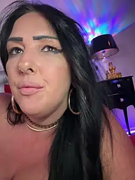 tiffanyroxx (F milf) - Go naked  😜