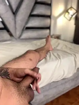 valery_and_Dani_ webcam