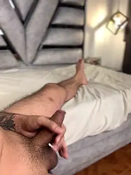 valery_and_Dani_ webcam