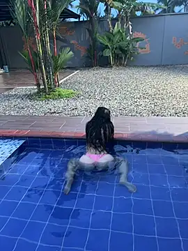 milf_ema webcam