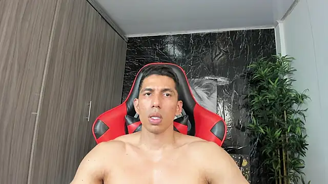 Erik_castle webcam