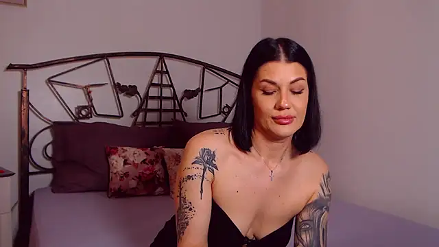 YvonneEverlee webcam