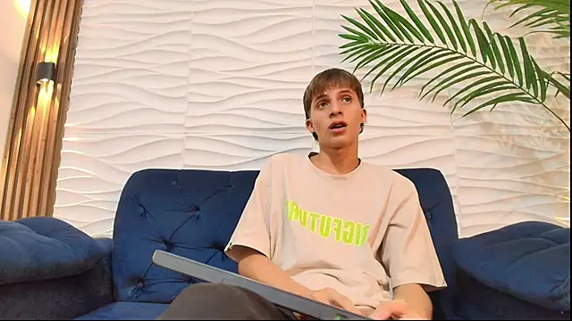 Pavo_tv