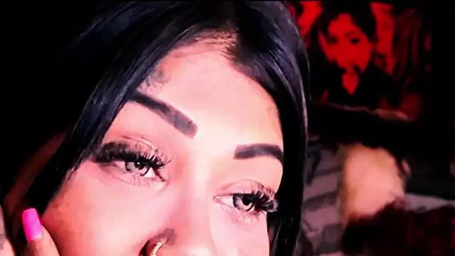 indian_dreamgirl webcam