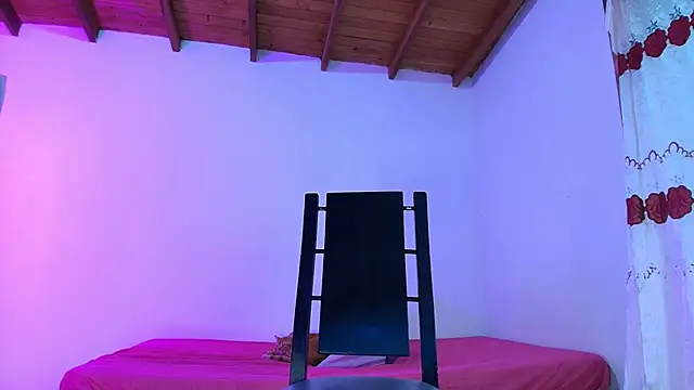Nikki__uwu webcam