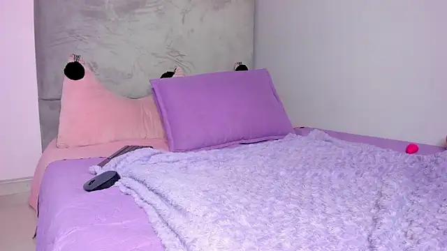 kimapril - KIMAPRIL's free webcam - UK Sex Cams