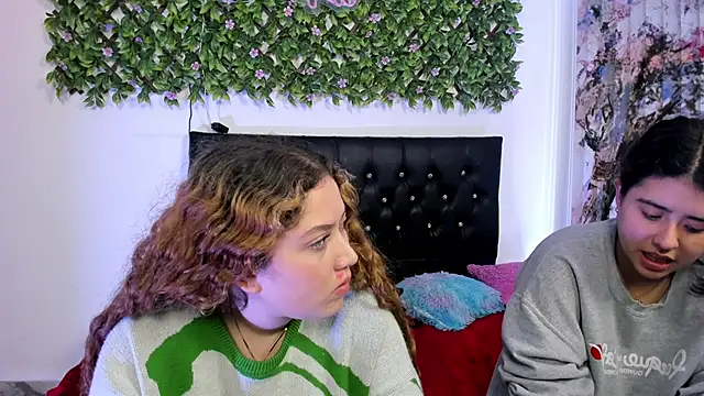 valeria_and_zoe webcam