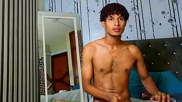 Alex_Bloom webcam