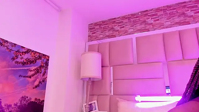 ShaniaBrownn webcam