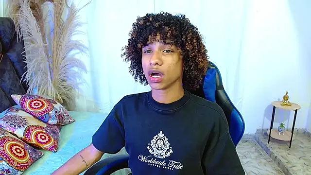 angelll18_ webcam