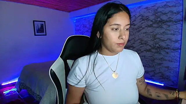 Camila_IRoose webcam