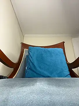 LilaRvsh webcam