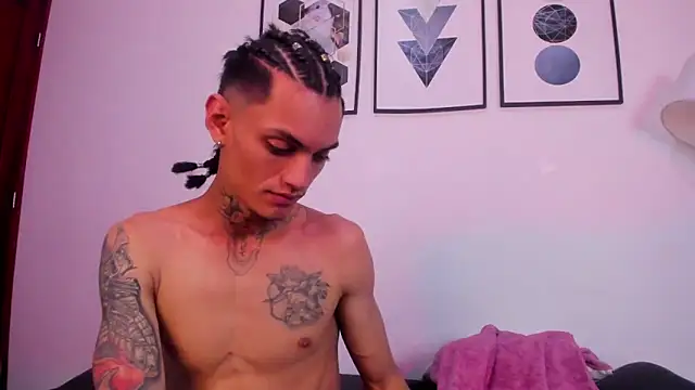 max_kallifa webcam