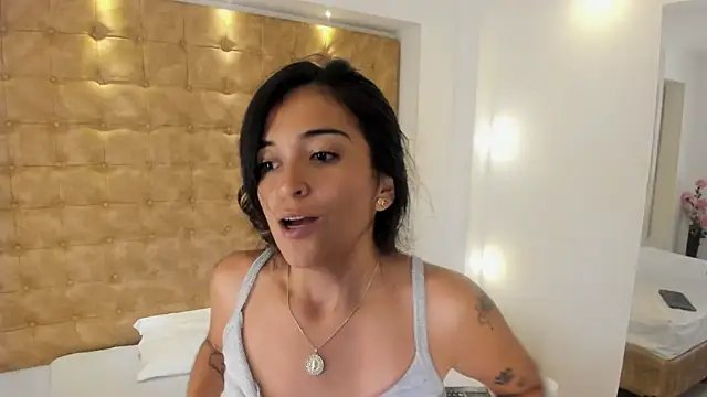 violet_giraldo webcam