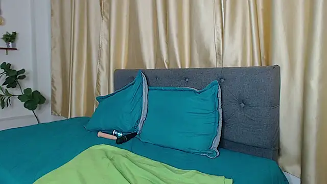 Emma_hassani webcam