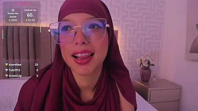 naishaa_ webcam